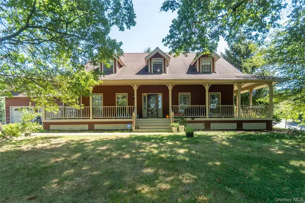 1 Far Horizons DR, Newburgh, NY 12550