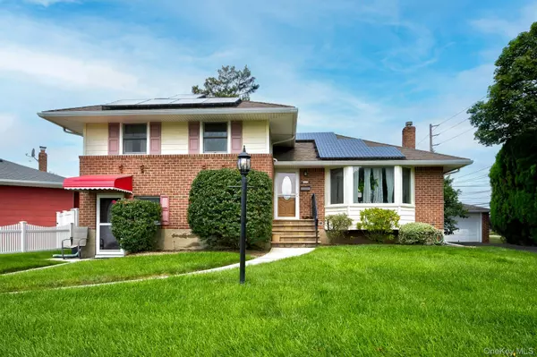 Bethpage, NY 11714,3895 Green PL