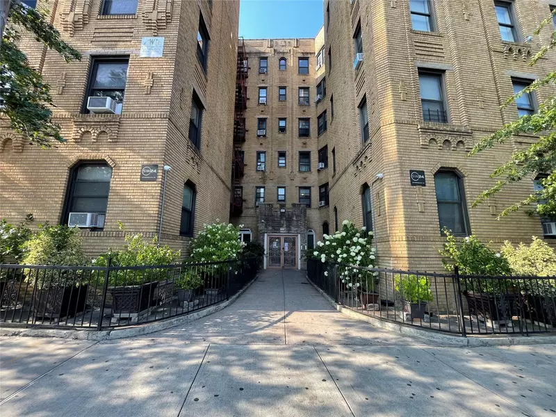897 Empire BLVD #F6, Brooklyn, NY 11213