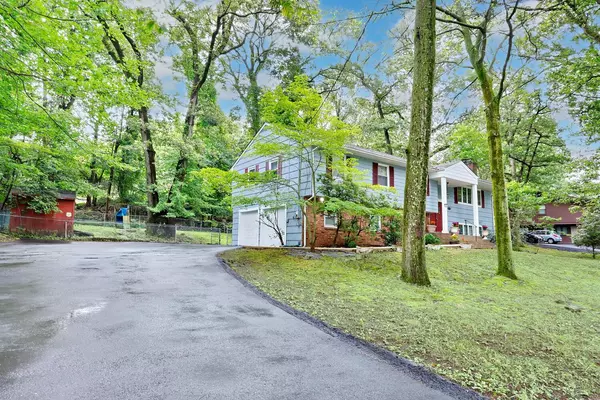 Monsey, NY 10952,84 College RD