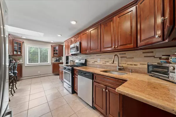 Centereach, NY 11720,22 Fiesta DR