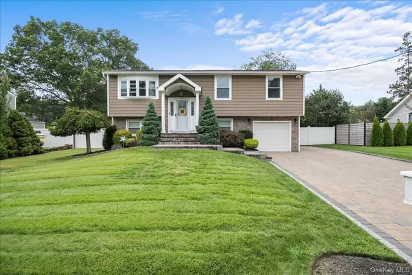 22 Fiesta DR, Centereach, NY 11720