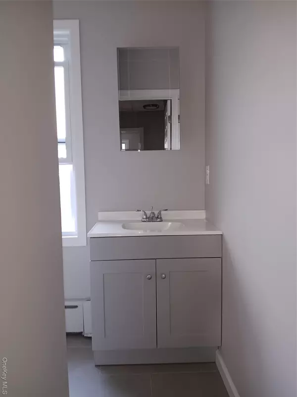 Port Chester, NY 10573,142 Smith ST #142 apt2