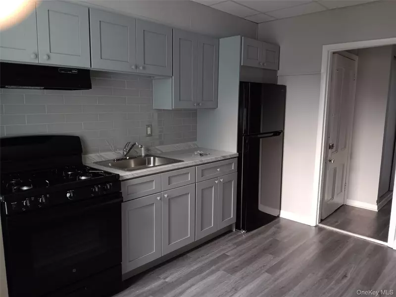 142 Smith ST #142 apt2, Port Chester, NY 10573