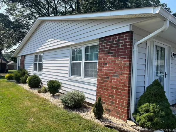 186 Ventry CT #D, Ridge, NY 11961