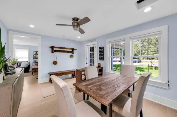 East Moriches, NY 11940,7 Atlantic AVE