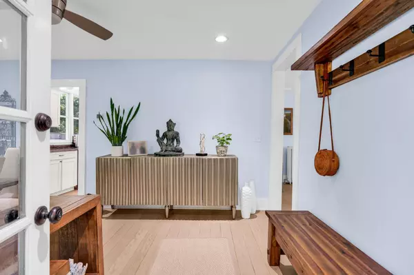 East Moriches, NY 11940,7 Atlantic AVE