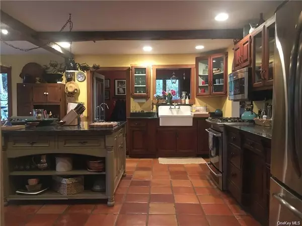 Montgomery, NY 12549,718 River RD
