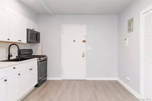 Jackson Heights, NY 11372,37-56 87th ST #5D