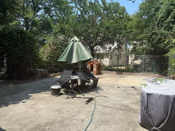 Rosedale, NY 11422,24111 Newhall AVE