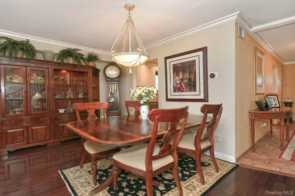 Oceanside, NY 11572,226 Oakview AVE