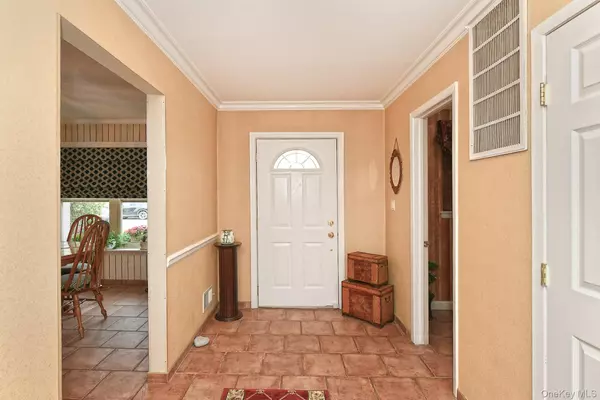 Oceanside, NY 11572,226 Oakview AVE