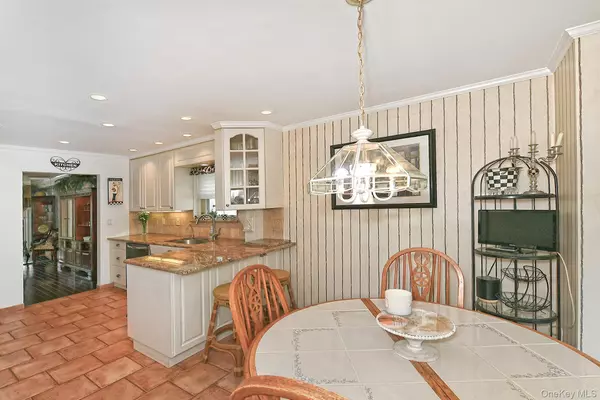 Oceanside, NY 11572,226 Oakview AVE