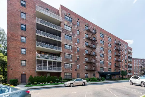 88-25 155 AVE #3D, Jamaica, NY 11414