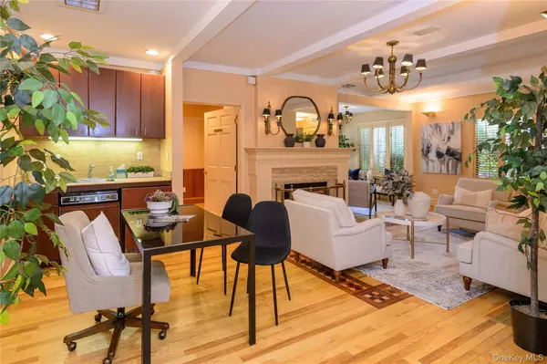 Bronxville, NY 10708,915 Palmer RD