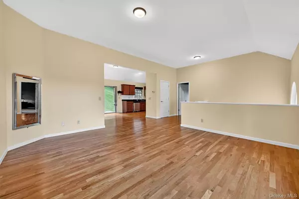 New Windsor, NY 12553,1974 St Rte 32