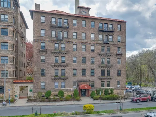 Larchmont, NY 10538,14 N Chatsworth AVE #2K