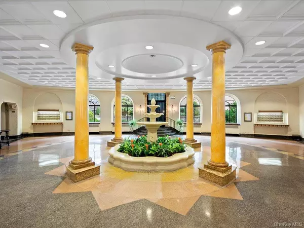 Larchmont, NY 10538,14 N Chatsworth AVE #2K