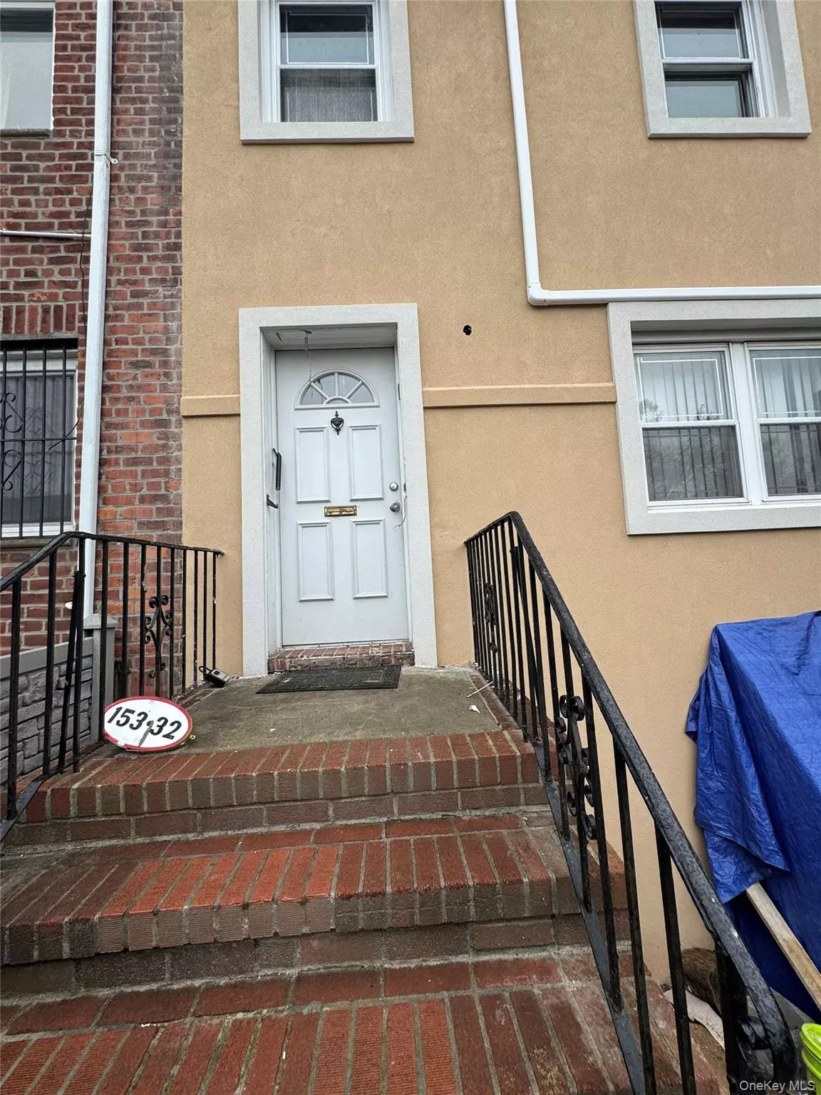 Kew Garden Hills, NY 11367,153-32 77 AVE