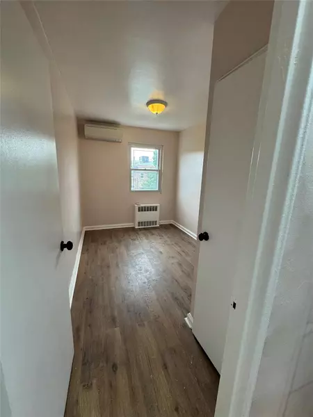 153-32 77 AVE, Kew Garden Hills, NY 11367