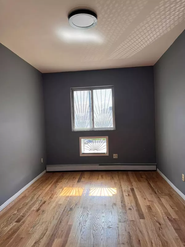 Brooklyn, NY 11208,864 Euclid AVE