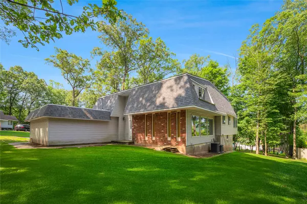 Monsey, NY 10952,34 Winesap LN