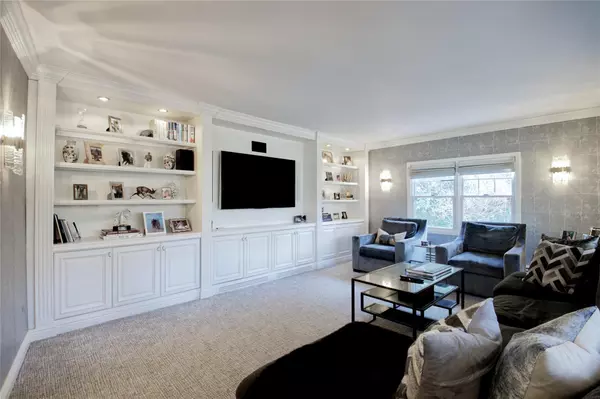 East Hills, NY 11576,75 Chestnut DR
