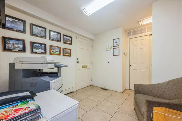 Merrick, NY 11566,128 Merrick AVE