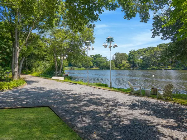East Patchogue, NY 11772,22 S Dunton AVE