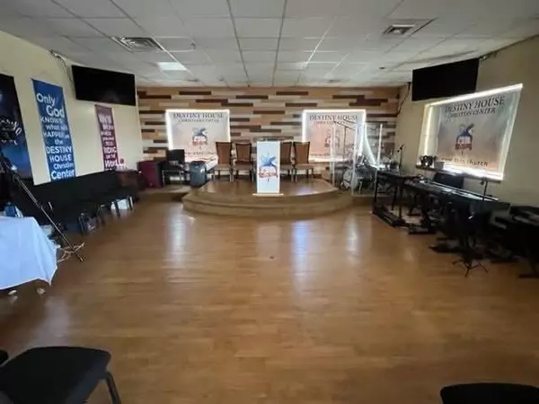 Freeport, NY 11520,70 N Main ST