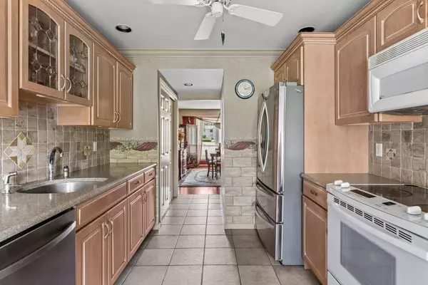 Smithtown, NY 11787,157 Hidden Ponds CIR