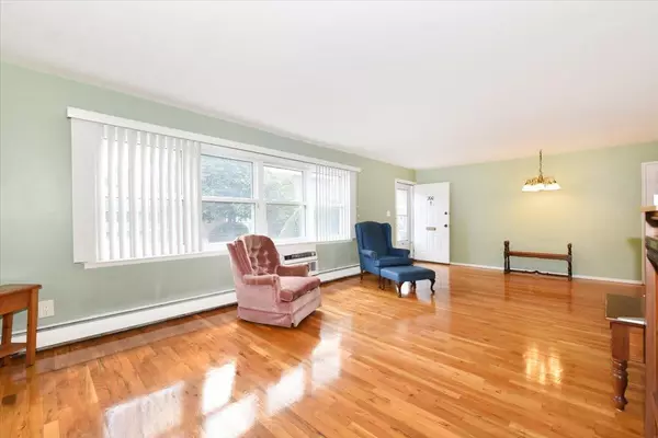 West Babylon, NY 11704,200 Farber DR #200
