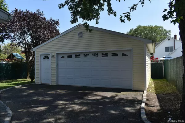 Patchogue, NY 11772,54 Danes ST