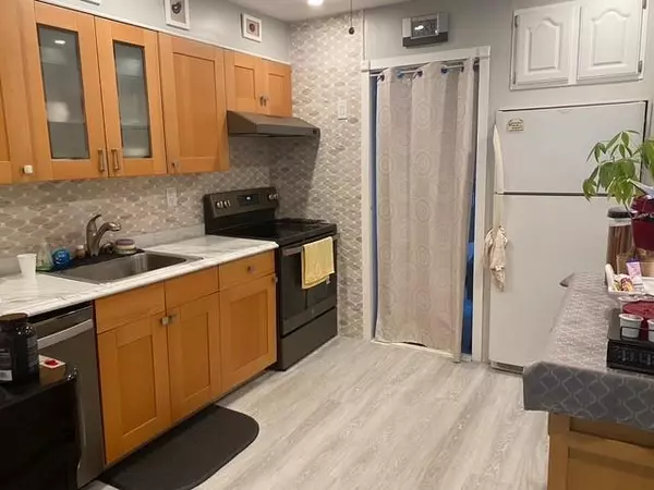 Levittown, NY 11756,10 Barnyard LN