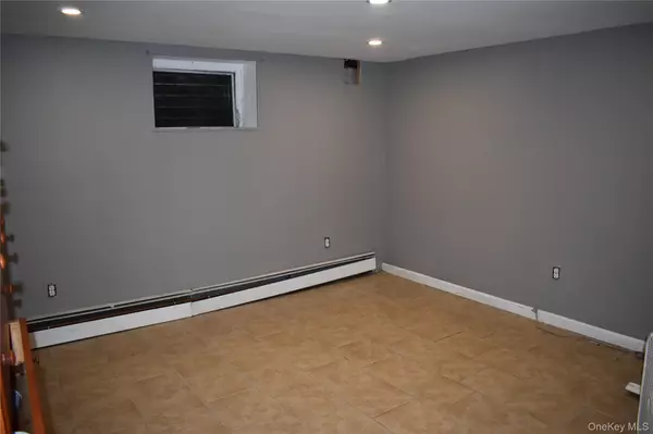 North Bellmore, NY 11710,2477 Columbus AVE