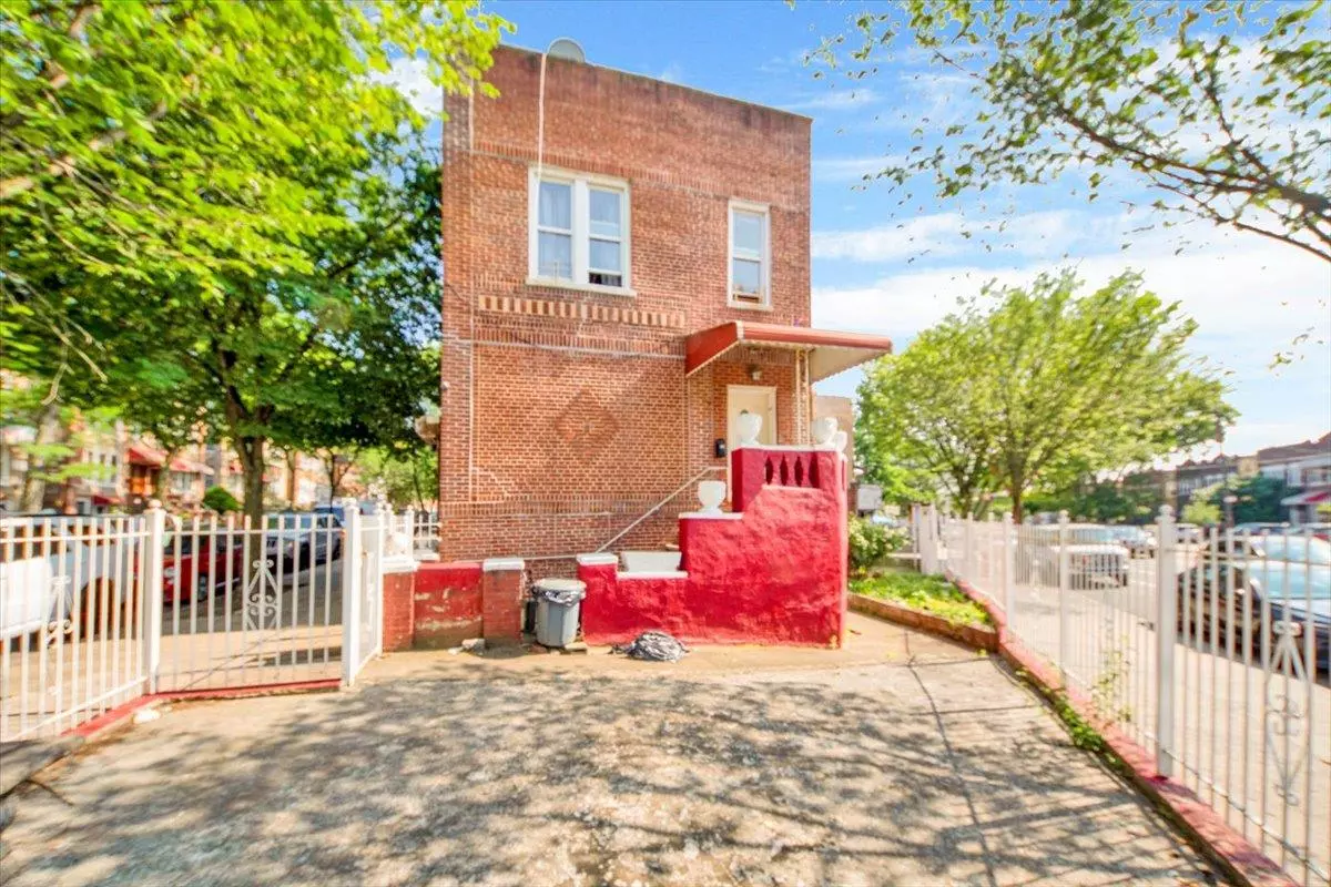 Bronx, NY 10472,1349 Elder AVE