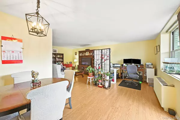 White Plains, NY 10603,499 N Broadway #1J