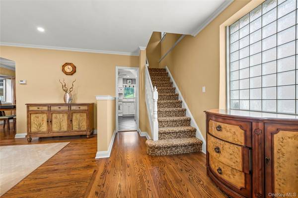 Fresh Meadows, NY 11366,7342 180th ST