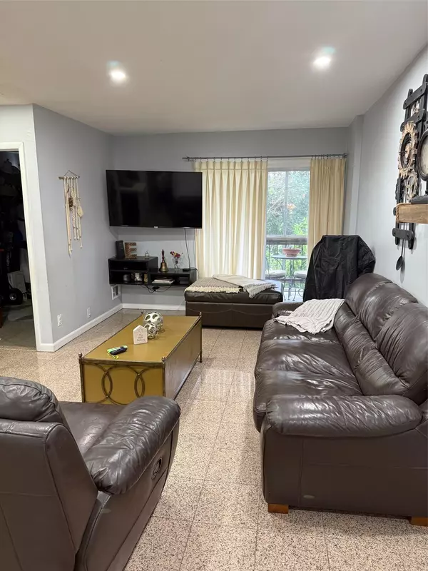 College Point, NY 11356,11949 6th AVE