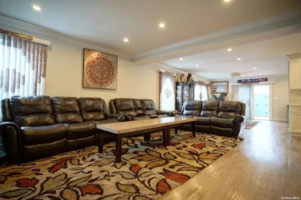 East Meadow, NY 11554,2382 Jefferson ST