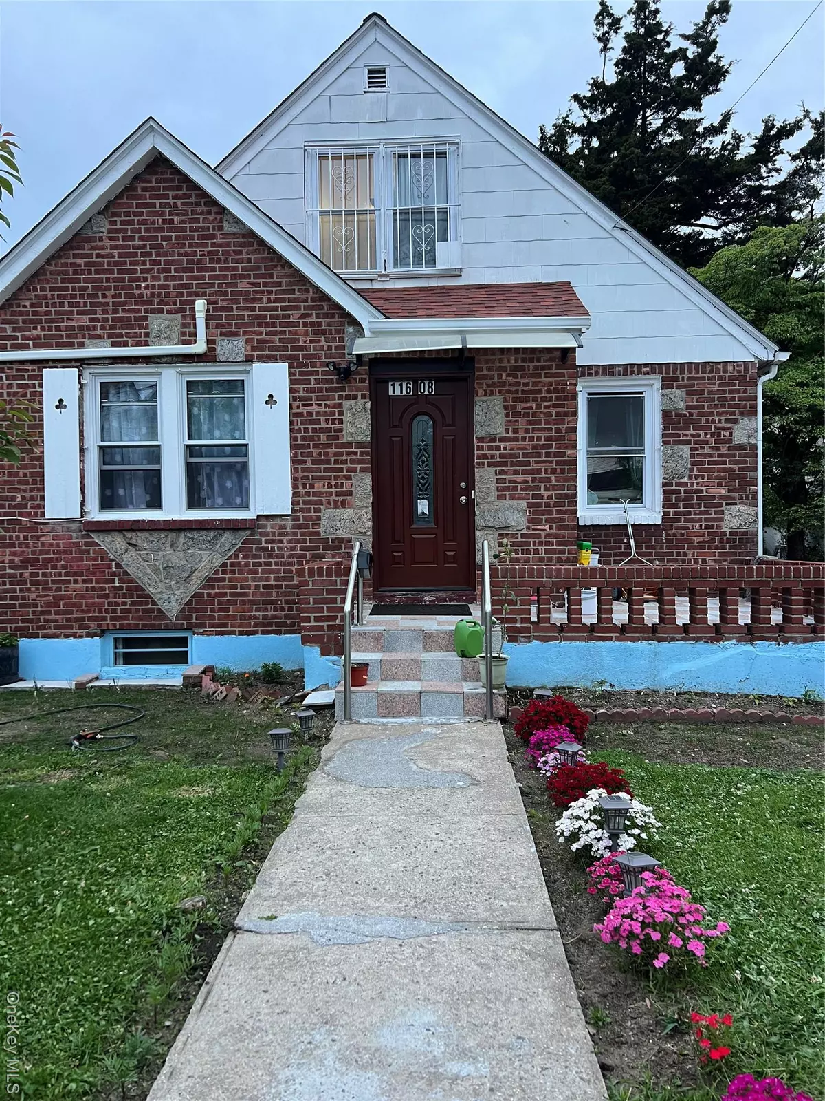 Saint Albans, NY 11412,11608 196th ST