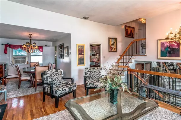East Meadow, NY 11554,66 Rosalie CT