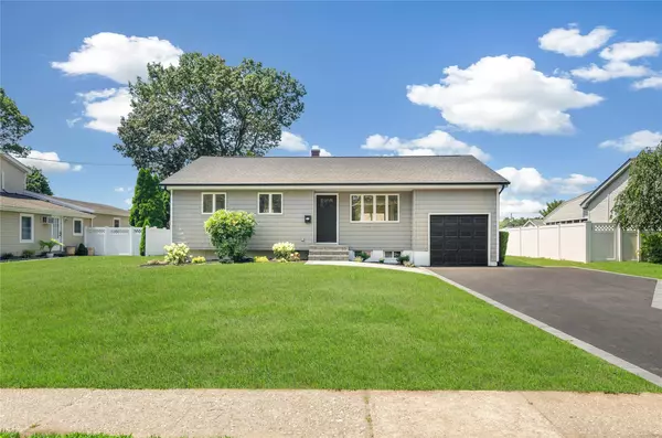 498 Belmore AVE,  East Islip,  NY 11752
