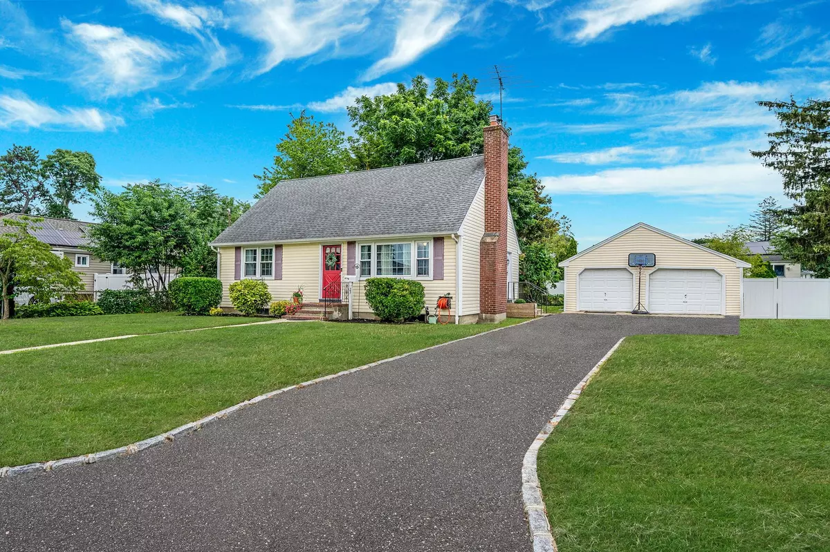 Deer Park, NY 11729,23 W 8th ST