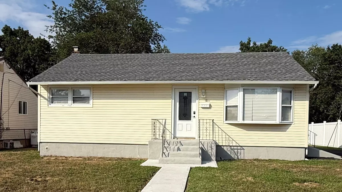 Amityville, NY 11701,32 Penndale DR
