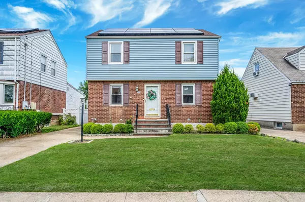 314 White RD, Mineola, NY 11501