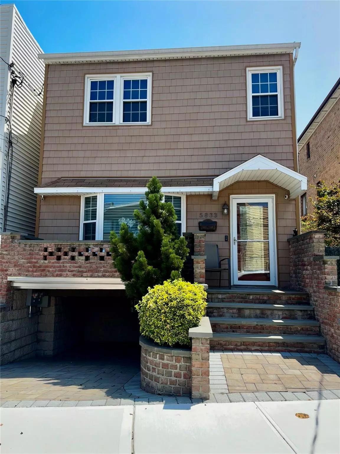 Maspeth, NY 11378,58-33 71st ST