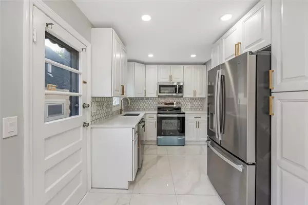 Franklin Square, NY 11010,594 Fenworth BLVD