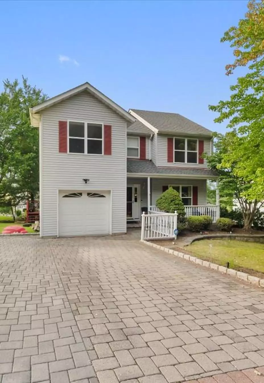 Garnerville, NY 10923,53 Larkin LN