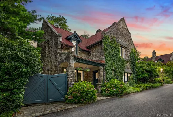 Tuxedo Park, NY 10987,55 Clubhouse
